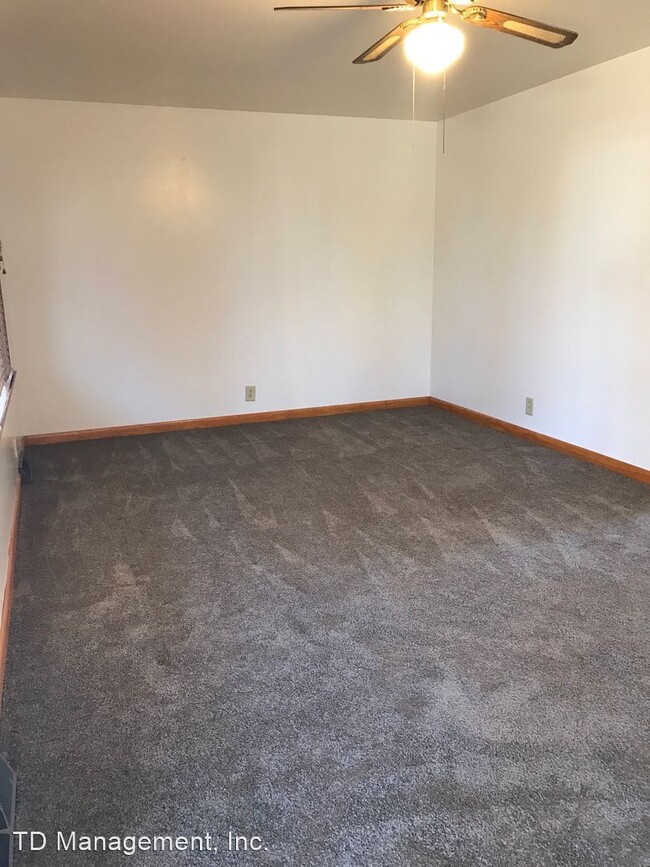 Building Photo - 3 br, 1 bath House - 109 N Youngblood