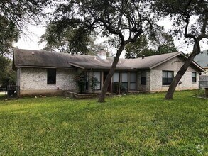 Building Photo - 850 Mission Hills Dr