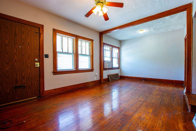 Building Photo - 2202 Wirt St