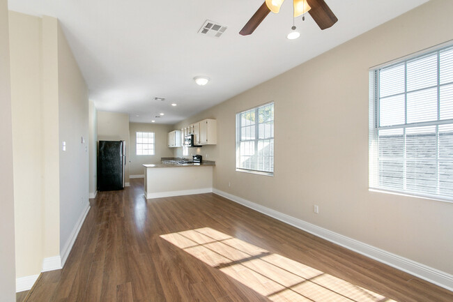 Building Photo - 407 N Tonti St