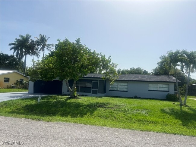 Building Photo - 2203 Santiago Ave
