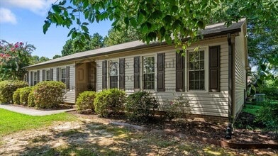 Building Photo - 1480 Spring Hill Cir