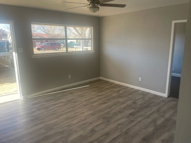 Building Photo - 2510 Redondo Dr