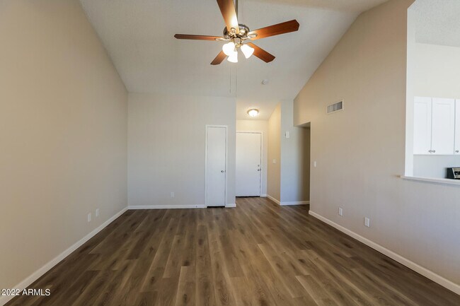 Building Photo - 13232 N 56th Ave