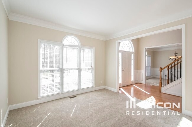 Building Photo - 3530 Renaissance Cir