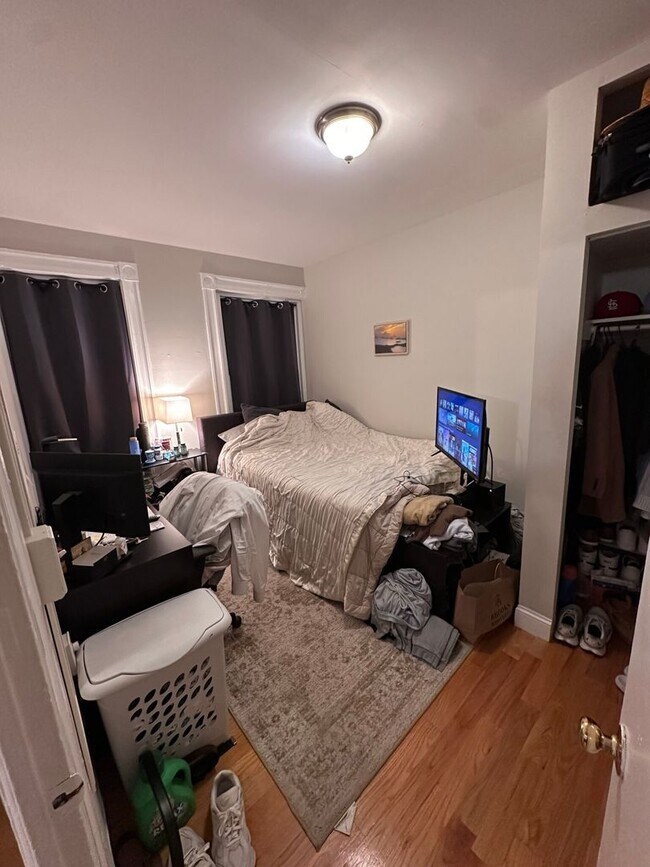 Building Photo - Very nice 3 bed in the North End