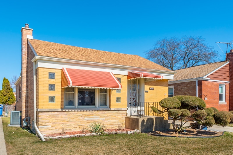 7404 W Winnemac Ave, Harwood Heights, IL 60706 House Rental in