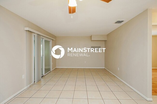 Building Photo - 4 Bedroom Pet-Friendly Home in St. Cloud, FL with Main Street Renewal
