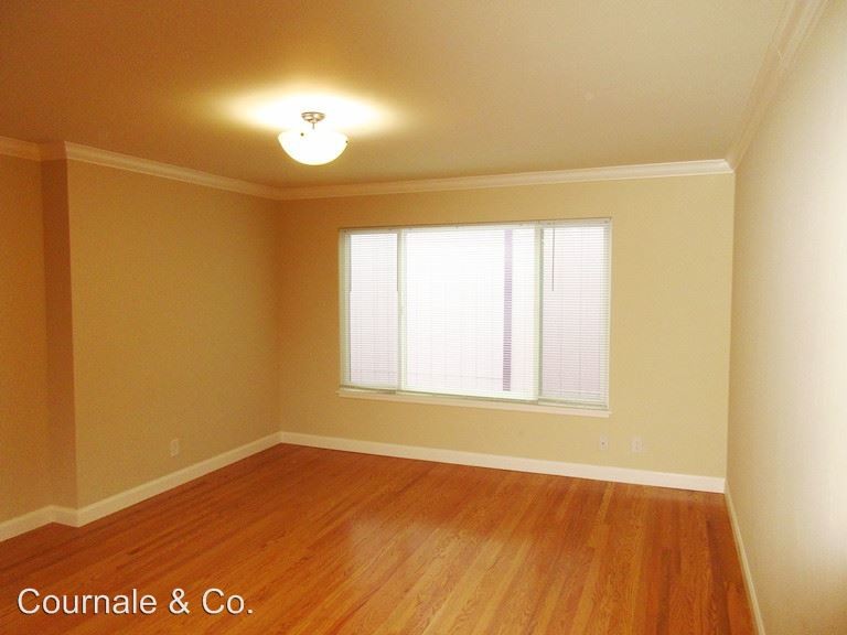 Primary Photo - 228 Duncan St