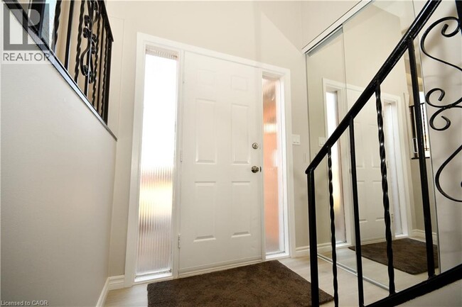 Building Photo - 118 Taylor Ave