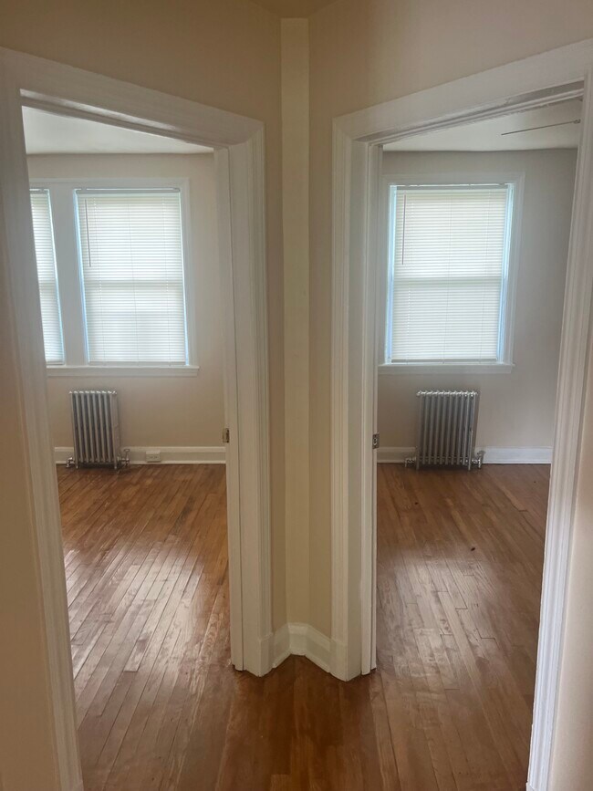 Foto del edificio - 5554 Midwood Ave