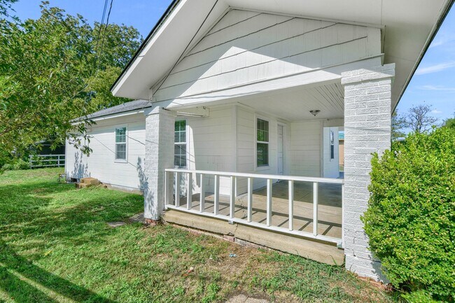 Building Photo - 638 Gilcrease St