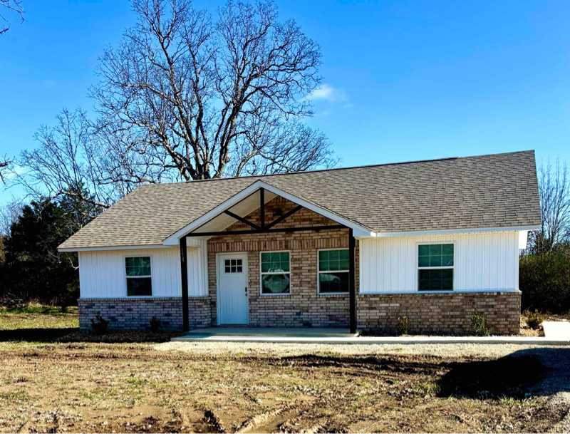 Primary Photo - 158 Rustic Ln