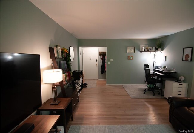 Building Photo - 225 N Middletown Rd