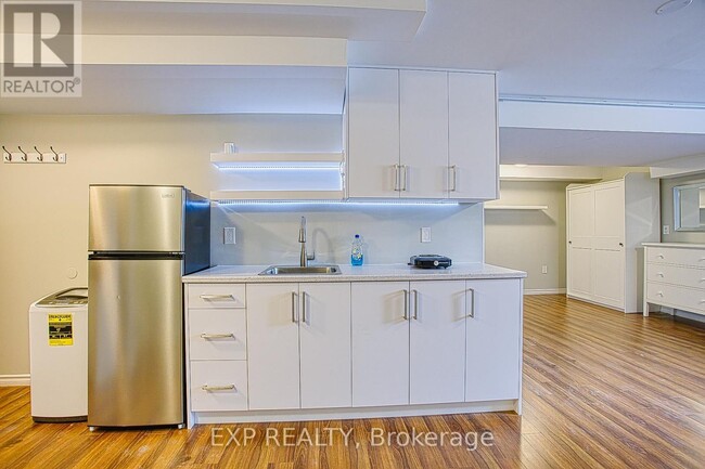 Building Photo - 52 Dartmouth Gate