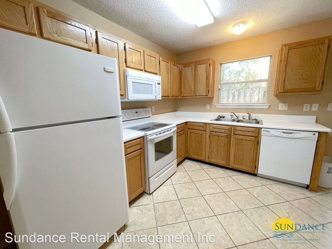 Building Photo - 2 br, 2 bath House - 990 Rockport Drive