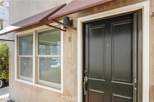 Primary Photo - 47 57th Pl