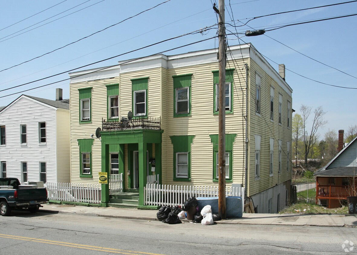 Foto del edificio - 64 Boswell Ave