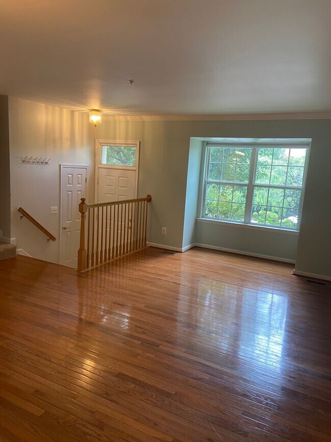 Foto del edificio - Charming 3 Bedroom/2 Full Bath/2 Half Bath Townhome in Constant Friendship, MD!