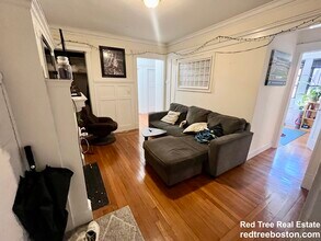 Building Photo - 452 Park Dr