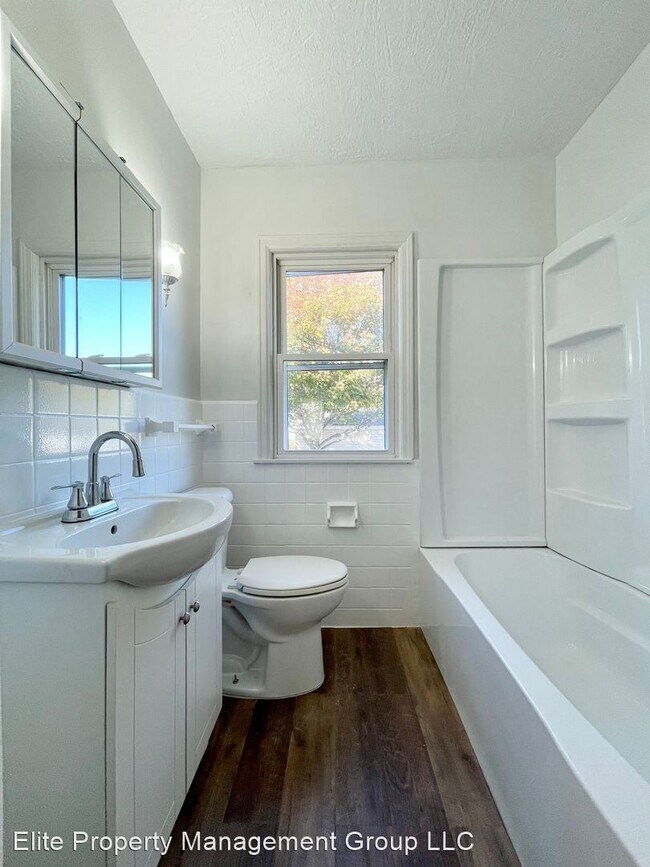 Building Photo - 4 br, 1 bath House - 7604 Grand Ave S.