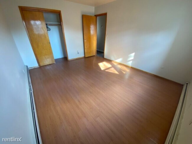 Building Photo - 2 br, 1 bath Apartment - 82 W 24th St