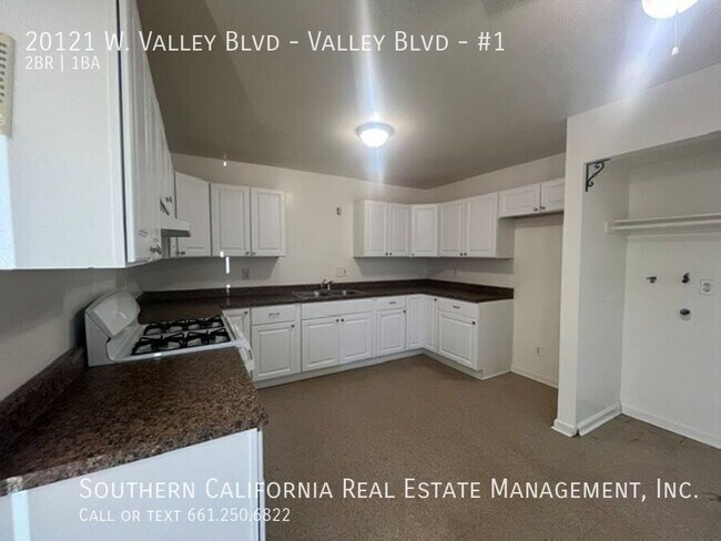 Foto del edificio - 20121 W Valley Blvd