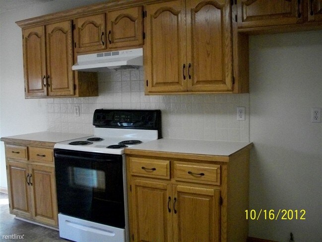 Building Photo - 4 br, 2 bath House - 3600 NW Dogwood Dr