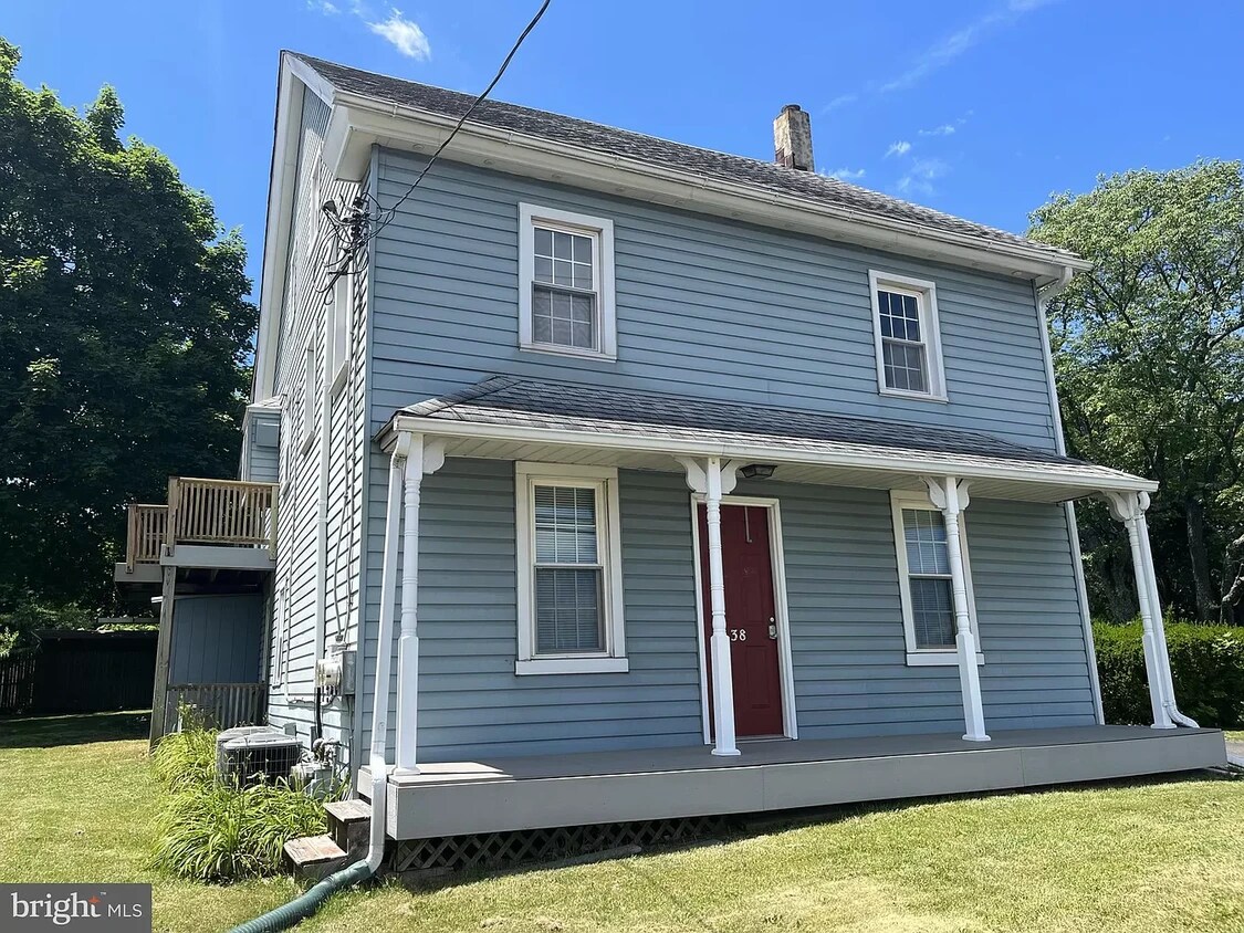 Front of house.Welcome Home! - 38 Mainland Rd