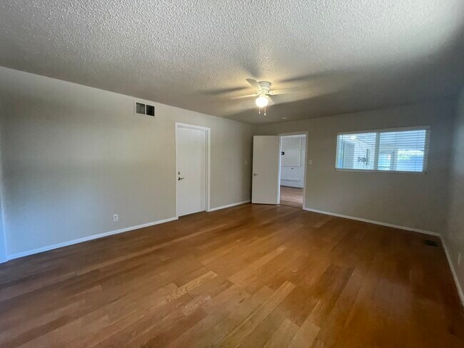 Foto del edificio - 7208 Pickard Ave NE