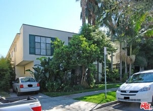 Building Photo - 1132 S Oakhurst Dr