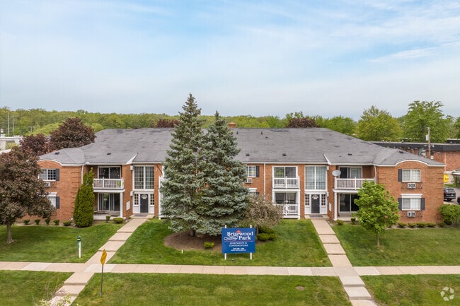 Building Photo - Briarwood Park Apartments