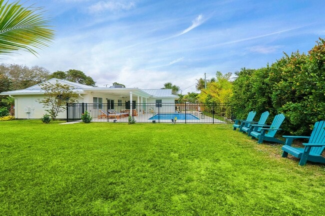 Building Photo - 9 W Riverside Dr