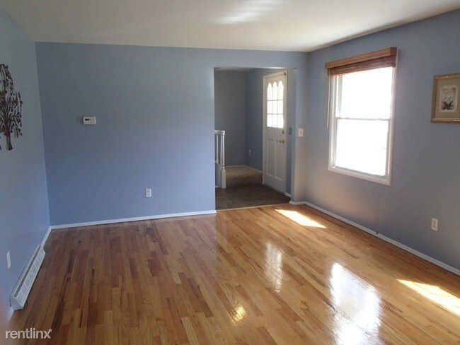 Building Photo - 4 br, 2.5 bath House - 110 Mercia Dr