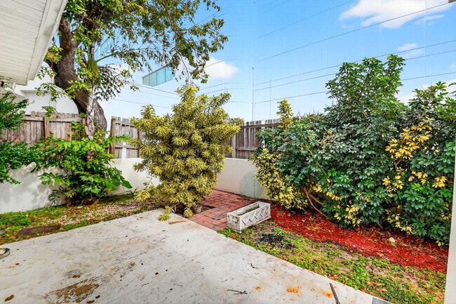 Foto del edificio - 2620 East Way