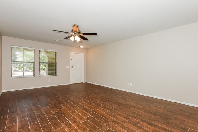 Building Photo - 1084 S Olympic Dr