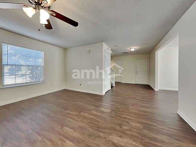 Foto del edificio - 4533 Hyperion Ct