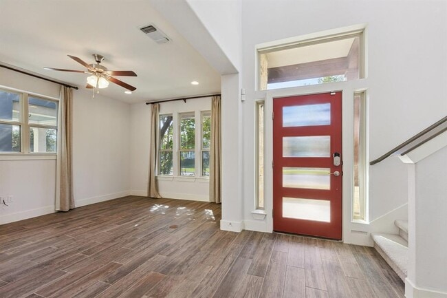 Foto del edificio - 6000 Baythorne Dr