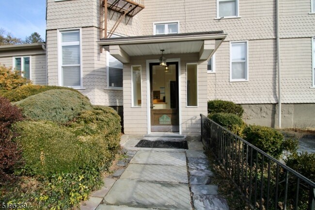 Foto del edificio - 39 N Mountain Ave