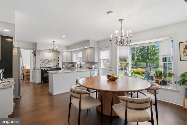 Building Photo - 1551 Duxbury Ct