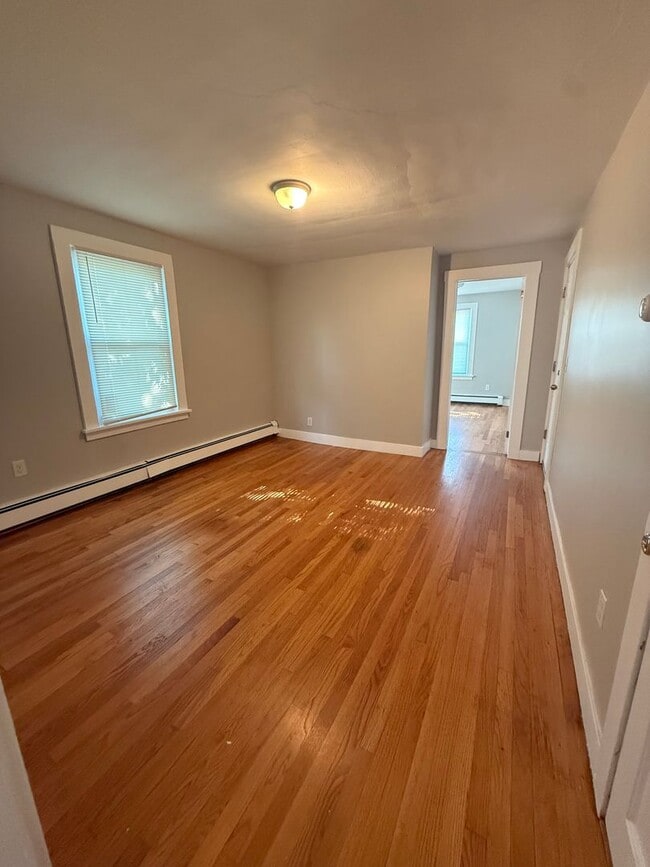 50-52 Bissell Street - 50-52 Bissell Street Apartment