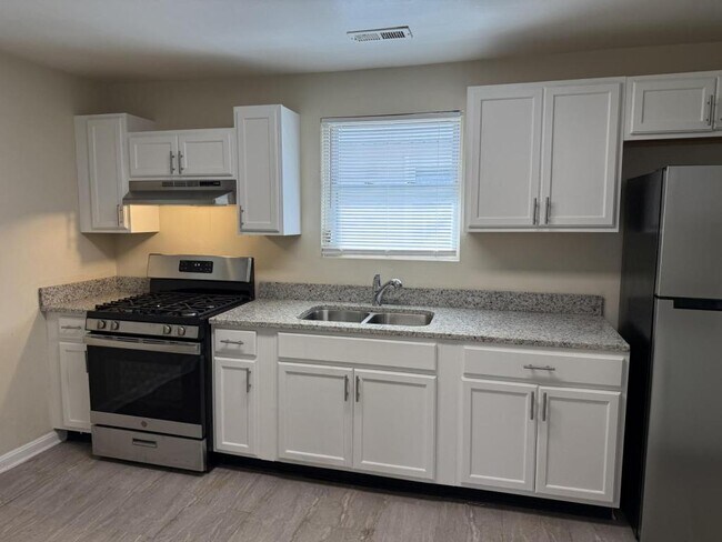 Foto del edificio - 1722 Selden Ave