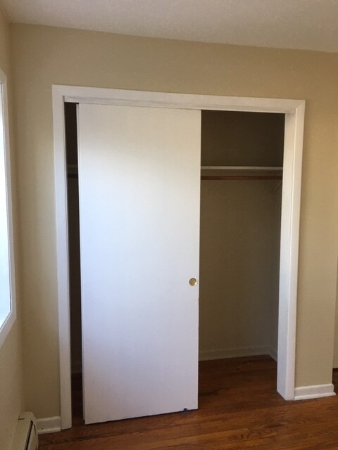Second Bedroom - 550 N Ardmore Ave