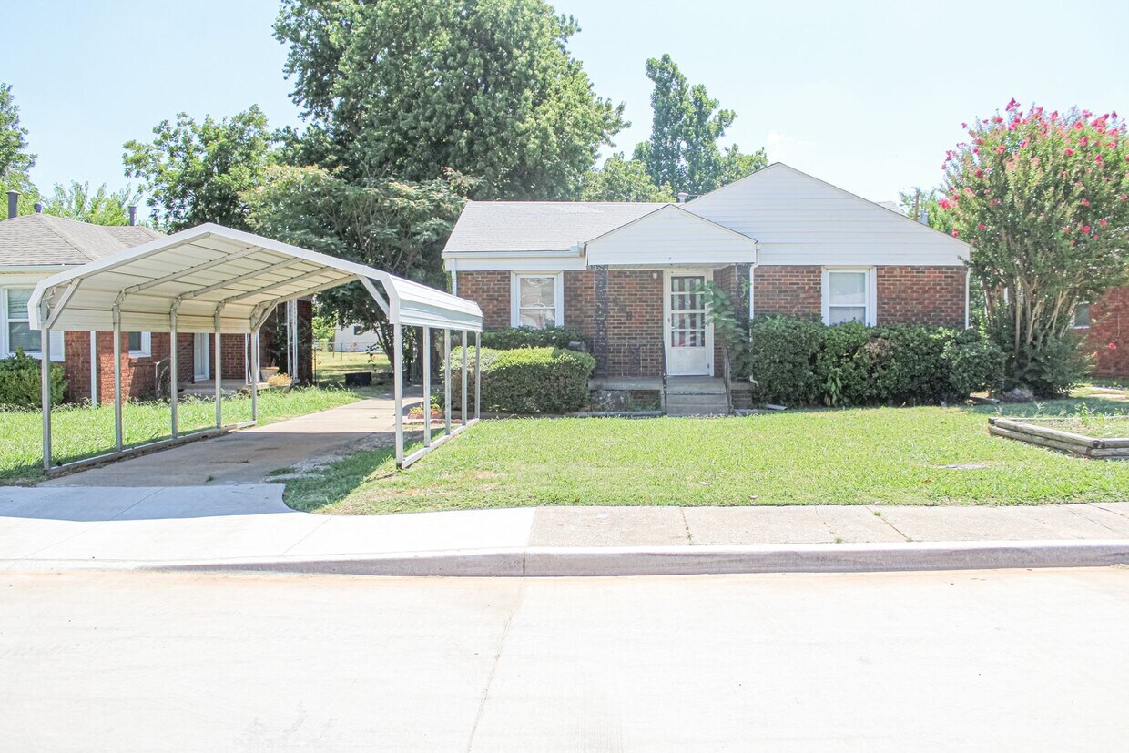 Primary Photo - Cute 2 Bed - 1 Bath in Midwest City!