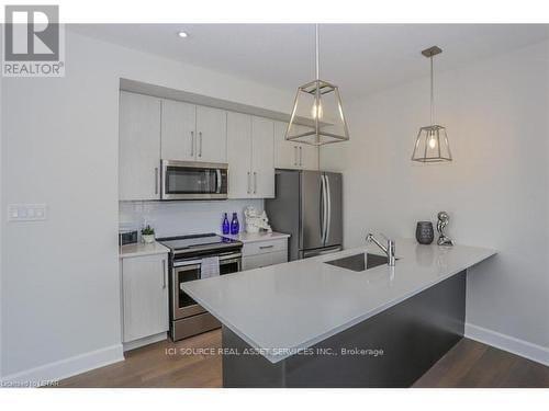 Photo du bâtiment - 499 Sophia Cres