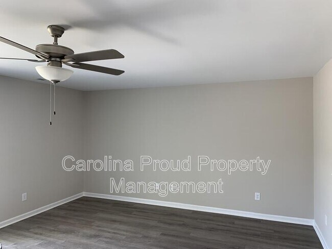 Foto del edificio - 4033 Lucerne Ct