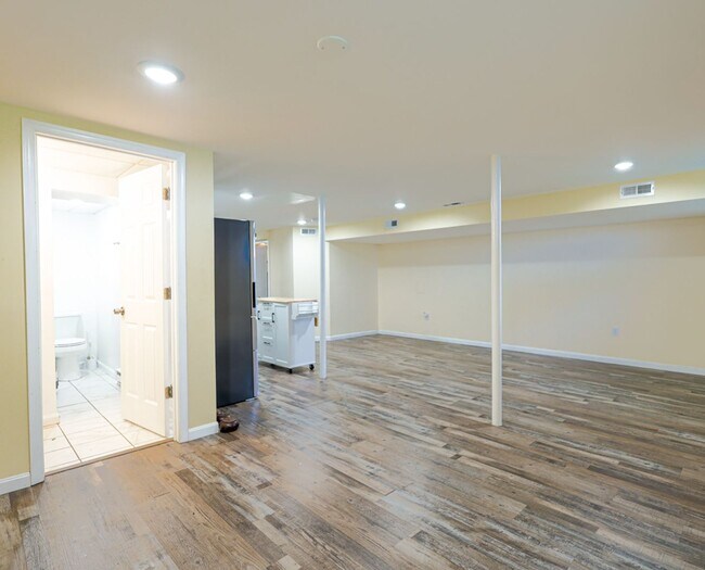 Foto del edificio - Cozy 1 BR/1 BA Apartment in Severna Park!