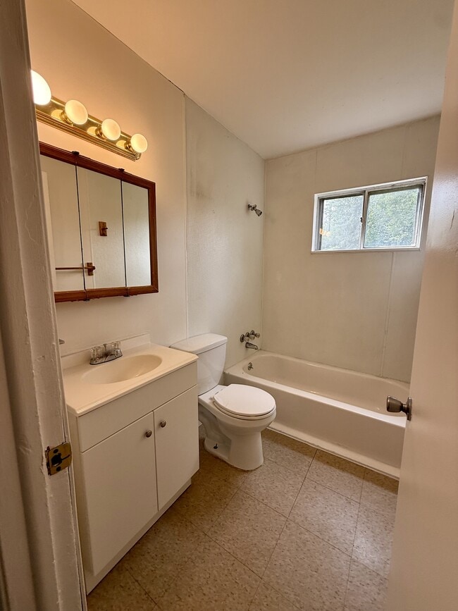 Building Photo - 21059 Gentner St