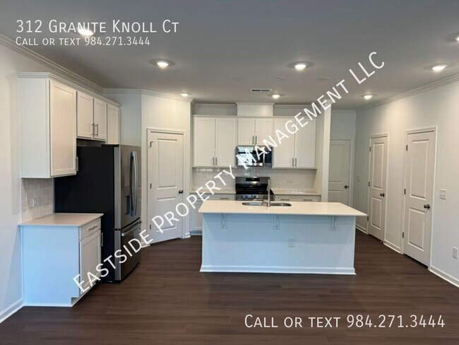 Foto del edificio - 312 Granite Knl Ct