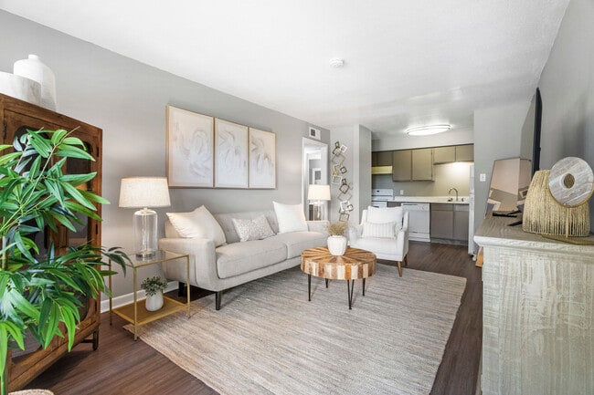 Building Photo - The Ivy